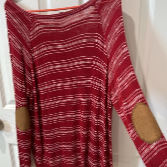 Red and white striped long sleeve shirt - Picture 5 of 7